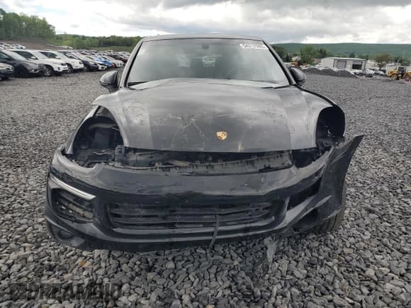 ✅ 2017 Porsche Cayenne • VIN: WP1AA2A28HKA83737 • Lot: 54212985. Listed on Copart with 87,416 mi. Free auction sales archive from the USA and detailed vehicle history report at DreamBid. Image 5.