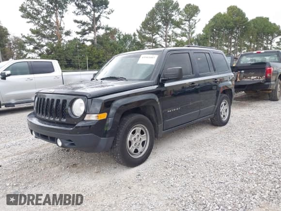 ✅ 2017 Jeep Patriot Sport • VIN: 1C4NJPBA2HD145319 • Lot: 43503407. Wystawiony na IAAI z przebiegiem 189 056 mil. Bezpłatny archiwum sprzedaży aukcyjnych z USA i szczegółowy raport historii pojazdu na DreamBid. Zdjęcie 17.