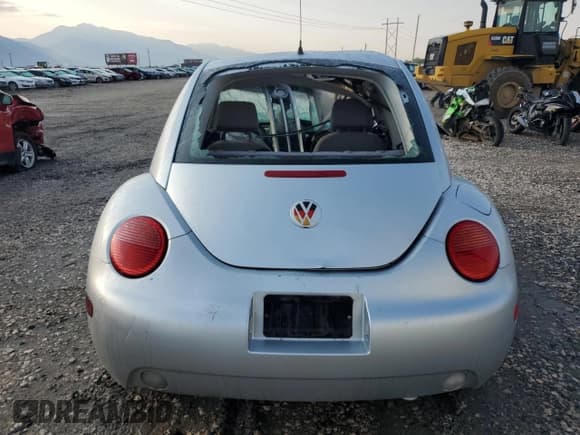 ✅ 2004 Volkswagen Beetle GLS • VIN: 3VWCR31C14M416586 • Lot: 70775335. Listed on Copart with Not provided. Free auction sales archive from the USA and detailed vehicle history report at DreamBid. Image 6.