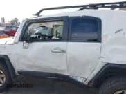 ✅ 2014 Toyota FJ Cruiser • VIN: JTEBU4BF4EK189751 • Lot: 43681587. Wystawiony na IAAI z przebiegiem 110 943 mil. Bezpłatny archiwum sprzedaży aukcyjnych z USA i szczegółowy raport historii pojazdu na DreamBid. Zdjęcie 14.