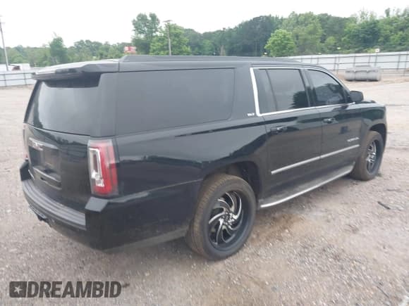 ✅ 2015 GMC Yukon XL SLT • VIN: 1GKS1HKC7FR645636 • Lot: 42093086. Wystawiony na IAAI z przebiegiem 206 189 mil. Bezpłatny archiwum sprzedaży aukcyjnych z USA i szczegółowy raport historii pojazdu na DreamBid. Zdjęcie 4.