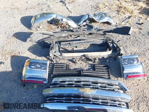 ✅ 2018 Chevrolet Silverado 1500 LTZ • VIN: 3GCUKSEC5JG310605 • Lot: 43000684. Wystawiony na IAAI z przebiegiem 220 485 mil. Bezpłatny archiwum sprzedaży aukcyjnych z USA i szczegółowy raport historii pojazdu na DreamBid. Zdjęcie 12.