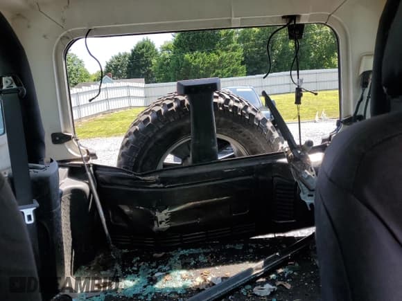 ✅ 2017 Jeep Wrangler Rubicon • VIN: 1C4BJWCG0HL675472 • Lot: 62751365. Listed on Copart with 86,338 mi. Free auction sales archive from the USA and detailed vehicle history report at DreamBid. Image 10.