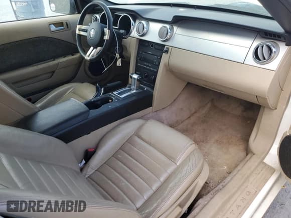 ✅ 2005 Ford Mustang GT Deluxe • VIN: 1ZVFT85H155194866 • Lot: 87469225. Listed on Copart with 179,049 mi. Free auction sales archive from the USA and detailed vehicle history report at DreamBid. Image 8.