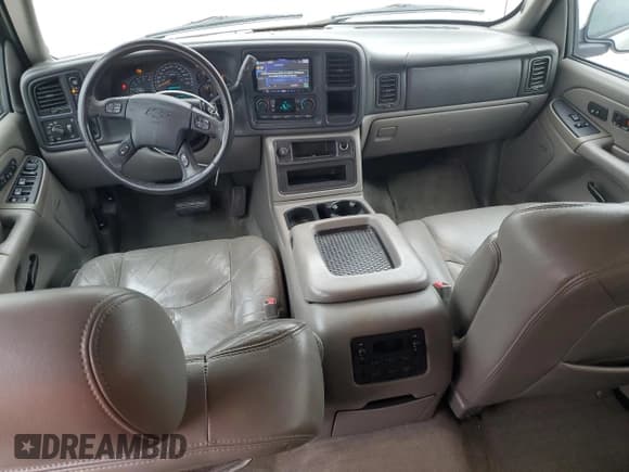 ✅ 2004 Chevrolet Suburban Z71 • VIN: 3GNFK16Z04G153177 • Лот: 44893795. Опубликован ранее на Copart с пробегом 222 092 миль. Бесплатный доступ к архиву аукционных продаж из США и подробный отчёт об истории автомобиля на DreamBid. Изображение 8.
