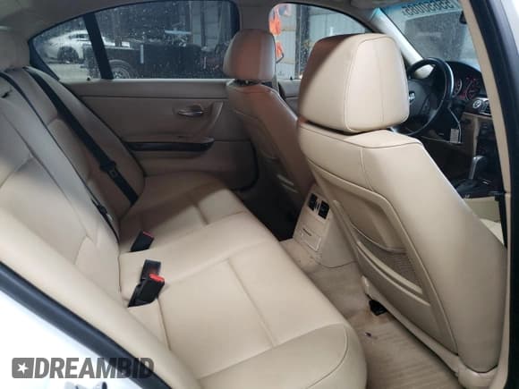 ✅ 2006 BMW 3 Series 325i • VIN: WBAVB17536NK35556 • Lot: 55650085. Wystawiony na Copart z przebiegiem 149 964 mil. Bezpłatny archiwum sprzedaży aukcyjnych z USA i szczegółowy raport historii pojazdu na DreamBid. Zdjęcie 10.