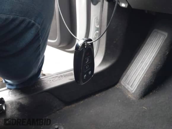 2018 Chevrolet Equinox LT с VIN 2GNAXJEV8J6287131, выставлен на аукционе IAAI как лот 43314703 с пробегом 147 853 миль миль и . История ставок и продаж доступна на DreamBid. Изображение 11.