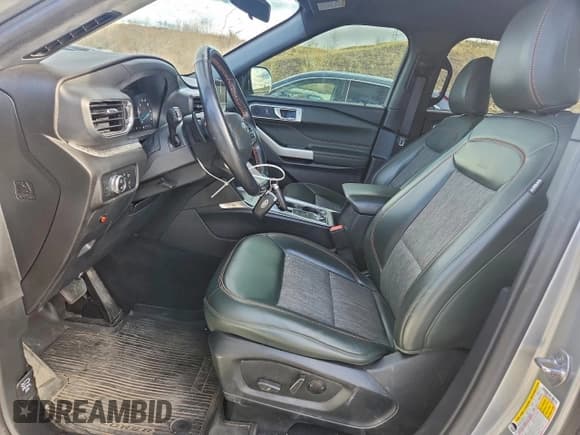 ✅ 2022 Ford Explorer Timberline • VIN: 1FMSK8JH3NGB66173 • Lot: 94143705. Wystawiony na Copart z przebiegiem 56 189 mil. Bezpłatny archiwum sprzedaży aukcyjnych z USA i szczegółowy raport historii pojazdu na DreamBid. Zdjęcie 7.