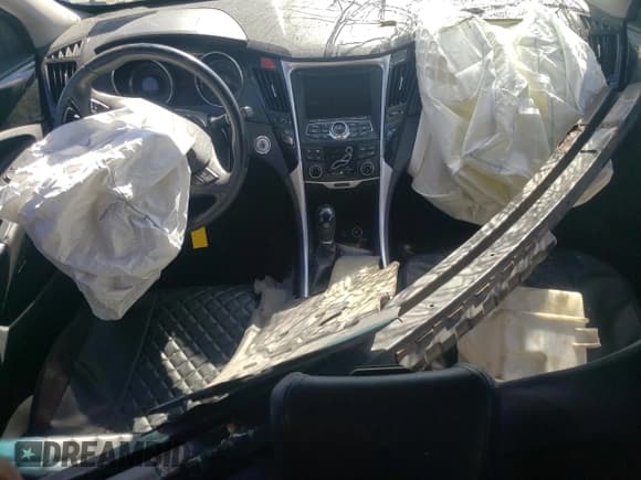 ✅ 2013 Hyundai Sonata SE • VIN: 5NPEC4AC0DH541118 • Lot: 75230094. Listed on Copart with 129,401 mi. Free auction sales archive from the USA and detailed vehicle history report at DreamBid. Image 8.