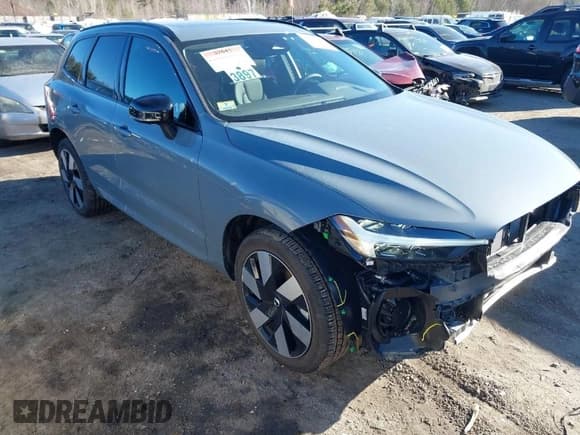 ✅ 2024 Volvo XC60 Plus Dark Theme • VIN: YV4H60DL0R1918759 • Lot: 41495835. Listed on IAAI with 3,277 mi. Free auction sales archive from the USA and detailed vehicle history report at DreamBid. Image 1.