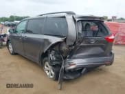 ✅ 2015 Toyota Sienna LE AAS • VIN: 5TDKK3DC6FS598495 • Lot: 42870508. Wystawiony na IAAI z przebiegiem 75 134 mil. Bezpłatny archiwum sprzedaży aukcyjnych z USA i szczegółowy raport historii pojazdu na DreamBid. Zdjęcie 6.