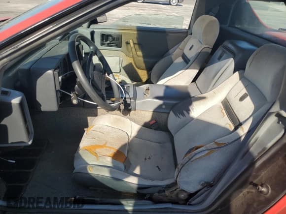 ✅ 1986 Pontiac Fiero • VIN: 1G2PF379XGP215474 • Lot: 73346514. Wystawiony na Copart z przebiegiem 71 955 mil. Bezpłatny archiwum sprzedaży aukcyjnych z USA i szczegółowy raport historii pojazdu na DreamBid. Zdjęcie 7.