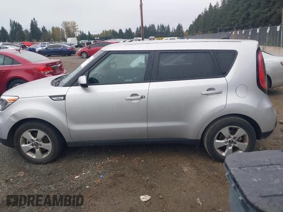 ✅ 2019 Kia Soul • VIN: KNDJN2A29K7010702 • Lot: 43508253. Wystawiony na IAAI z przebiegiem Nie podano. Bezpłatny archiwum sprzedaży aukcyjnych z USA i szczegółowy raport historii pojazdu na DreamBid. Zdjęcie 15.