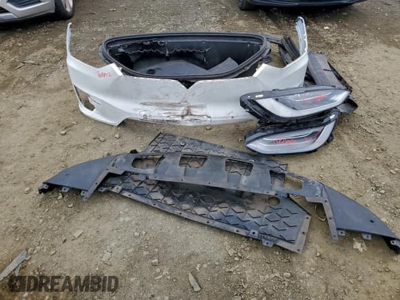 ✅ 2018 Tesla Model X 75D • VIN: 5YJXCAE29JF112367 • Лот: 93512855. Опубликован ранее на Copart с пробегом 150 469 миль. Бесплатный доступ к архиву аукционных продаж из США и подробный отчёт об истории автомобиля на DreamBid. Изображение 12.