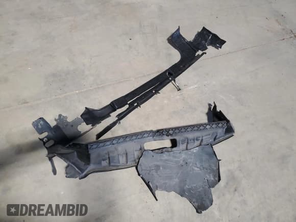 ✅ 2016 Chevrolet Silverado 2500HD LT • VIN: 1GC2KVEG9GZ305461 • Лот: 69593345. Опубликован ранее на Copart с пробегом 127 419 миль. Бесплатный доступ к архиву аукционных продаж из США и подробный отчёт об истории автомобиля на DreamBid. Изображение 12.