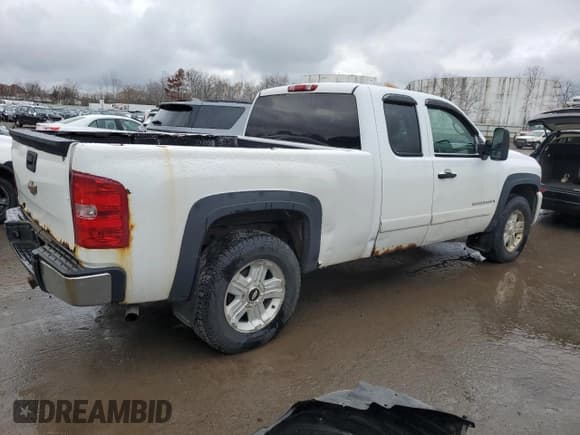 ✅ 2007 Chevrolet Silverado 1500 1LT • VIN: 1GCEK19067E503392 • Лот: 92082535. Опубликован ранее на Copart с пробегом 132 328 миль. Бесплатный доступ к архиву аукционных продаж из США и подробный отчёт об истории автомобиля на DreamBid. Изображение 3.
