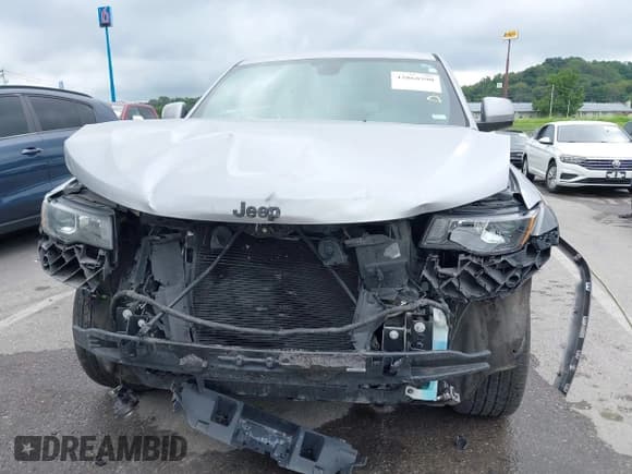 ✅ 2019 Jeep Grand Cherokee Upland • VIN: 1C4RJFAG8KC692741 • Lot: 42868590. Listed on IAAI with 61,333 mi. Free auction sales archive from the USA and detailed vehicle history report at DreamBid. Image 13.