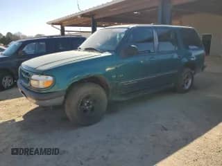 1998 Ford Explorer XLT z VIN 1FMZU32P8WZC33499, wystawiony jako Copart lot #46713545 z przebiegiem 371 924 mil mil oraz Szkoda całkowita • Salvage title. Historia ofert i sprzedaży dostępna na DreamBid. Obrazek 1.