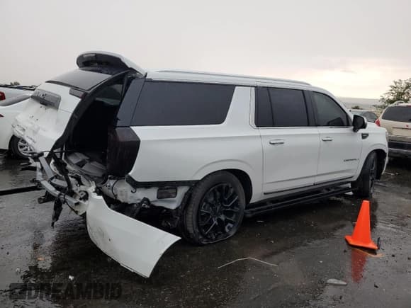 ✅ 2023 GMC Yukon XL Denali Ultimate • VIN: 1GKS2KKT1PR445363 • Lot: 60907785. Wystawiony na Copart z przebiegiem 36 496 mil. Bezpłatny archiwum sprzedaży aukcyjnych z USA i szczegółowy raport historii pojazdu na DreamBid. Zdjęcie 3.