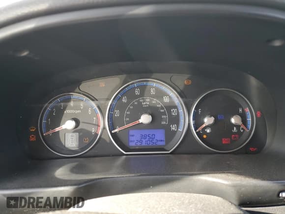 ✅ 2008 Hyundai Santa Fe GLS • VIN: 5NMSG73D38H141698 • Lot: 92808425. Listed on Copart with 291,052 mi. Free auction sales archive from the USA and detailed vehicle history report at DreamBid. Image 9.