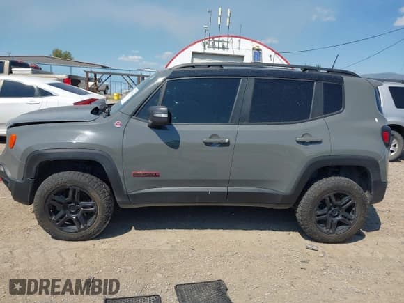 ✅ 2021 Jeep Renegade Trailhawk • VIN: ZACNJDC12MPN30675 • Лот: 42988189. Опубликован ранее на IAAI с пробегом 62 998 миль. Бесплатный доступ к архиву аукционных продаж из США и подробный отчёт об истории автомобиля на DreamBid. Изображение 15.