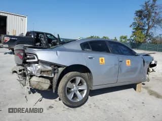 ✅ 2015 Dodge Charger SE • VIN: 2C3CDXBGXFH897339 • Lot: 84837505. Wystawiony na Copart z przebiegiem 100 682 mil. Bezpłatny archiwum sprzedaży aukcyjnych z USA i szczegółowy raport historii pojazdu na DreamBid. Zdjęcie 3.