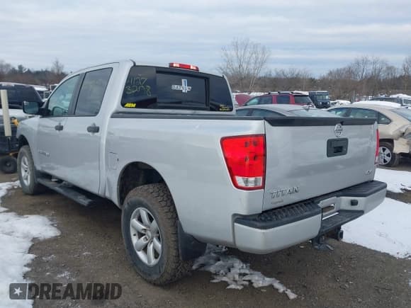 ✅ 2014 Nissan Titan SV • VIN: 1N6AA0EJ6EN514087 • Lot: 41273208. Wystawiony na IAAI z przebiegiem 129 222 mil. Bezpłatny archiwum sprzedaży aukcyjnych z USA i szczegółowy raport historii pojazdu na DreamBid. Zdjęcie 3.