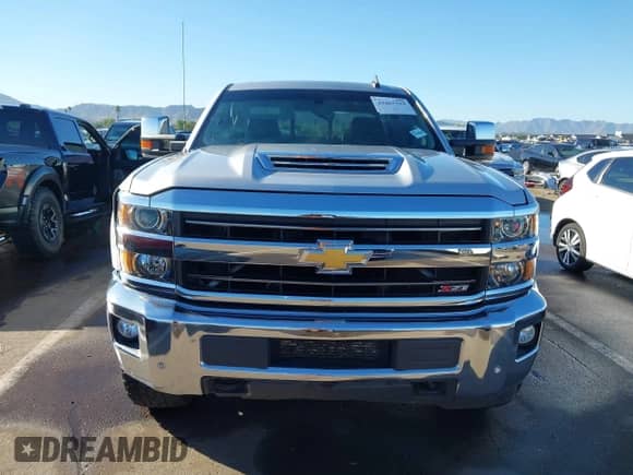 2018 Chevrolet Silverado 2500HD LTZ с VIN 1GC1KWEY6JF236568, выставлен на аукционе IAAI как лот 43462244 с пробегом 102 552 миль миль и . История ставок и продаж доступна на DreamBid. Изображение 12.