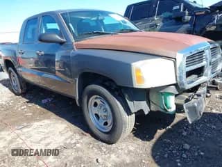 2006 Dodge Dakota ST с VIN 1D7HE28K76S560008, выставлен на аукционе IAAI как лот 42176260 с пробегом 199 518 миль миль и . История ставок и продаж доступна на DreamBid. Изображение 1.