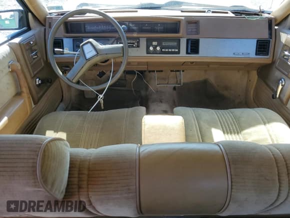 ✅ 1985 Chevrolet Celebrity • VIN: 1G1AW19R8F6308705 • Лот: 42148305. Опубликован ранее на Copart с пробегом 91 840 миль. Бесплатный доступ к архиву аукционных продаж из США и подробный отчёт об истории автомобиля на DreamBid. Изображение 8.