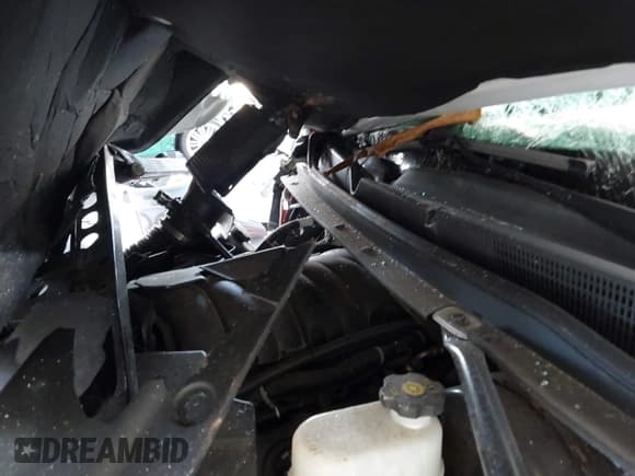 ✅ 2018 GMC Yukon SLE • VIN: 1GKS2AKC1JR115529 • Лот: 42283833. Опубликован ранее на IAAI с пробегом Не указан. Бесплатный доступ к архиву аукционных продаж из США и подробный отчёт об истории автомобиля на DreamBid. Изображение 10.