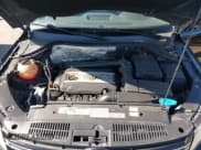 ✅ 2012 Volkswagen Tiguan LE • VIN: WVGAV7AX1CW557250 • Лот: 42300694. Опубликован ранее на IAAI с пробегом 122 310 миль. Бесплатный доступ к архиву аукционных продаж из США и подробный отчёт об истории автомобиля на DreamBid. Изображение 10.