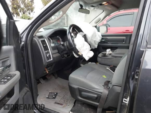 2019 Ram 1500 Big Horn z VIN 1C6RR6TT8KS730615, wystawiony jako IAAI lot #42407873 z przebiegiem 90 891 mil mil oraz . Historia ofert i sprzedaży dostępna na DreamBid. Obrazek 17.