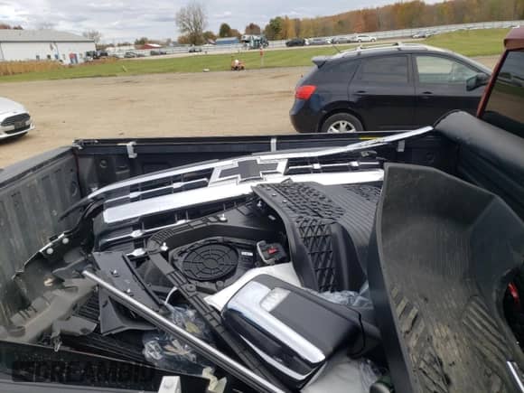 2023 Chevrolet Silverado 1500 LTZ z VIN 3GCUDGED9PG363686, wystawiony jako Copart lot #85137405 z przebiegiem 27 149 mil mil oraz Szkoda całkowita • Salvage title. Historia ofert i sprzedaży dostępna na DreamBid. Obrazek 12.