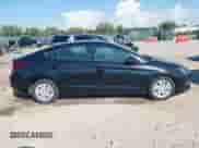 2020 Hyundai Elantra SE z VIN 5NPD74LF6LH526368, wystawiony jako IAAI lot #43228396 z przebiegiem 54 375 mil mil oraz . Historia ofert i sprzedaży dostępna na DreamBid. Obrazek 13.