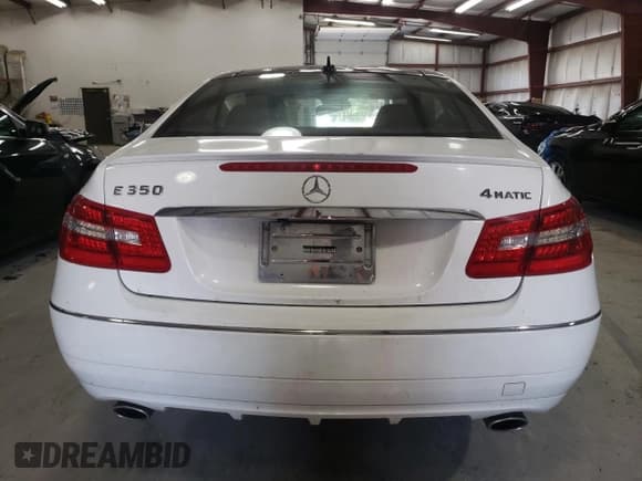 ✅ 2013 Mercedes-Benz E 350 • VIN: WDDKJ8JB3DF213795 • Lot: 60123805. Wystawiony na Copart z przebiegiem 88 885 mil. Bezpłatny archiwum sprzedaży aukcyjnych z USA i szczegółowy raport historii pojazdu na DreamBid. Zdjęcie 6.