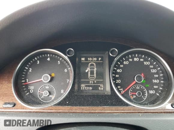 ✅ 2012 Volkswagen CC Lux • VIN: WVWHP7AN4CE534014 • Lot: 68882035. Wystawiony na Copart z przebiegiem 177 219 mil. Bezpłatny archiwum sprzedaży aukcyjnych z USA i szczegółowy raport historii pojazdu na DreamBid. Zdjęcie 9.