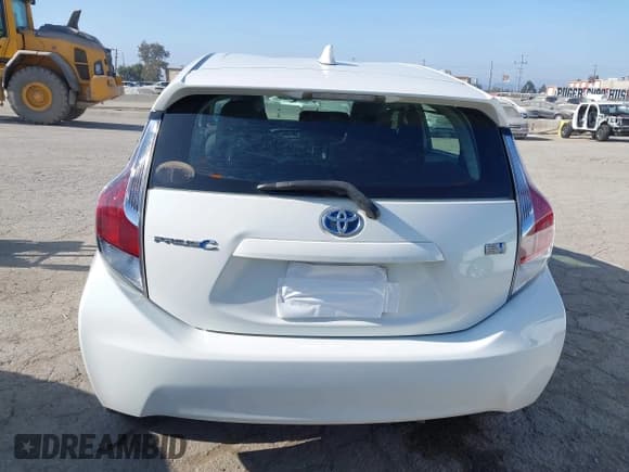 ✅ 2016 Toyota Prius One • VIN: JTDKDTB39G1132734 • Lot: 42675849. Listed on IAAI with 151,144 mi. Free auction sales archive from the USA and detailed vehicle history report at DreamBid. Image 16.