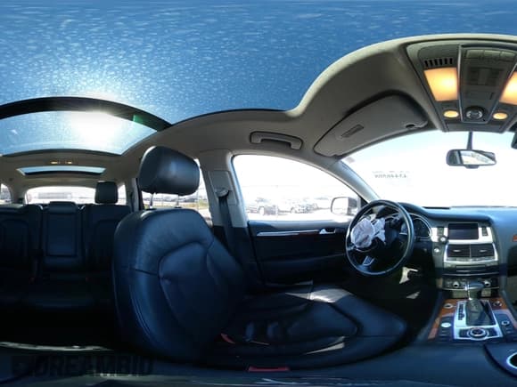 ✅ 2014 Audi Q7 Prestige • VIN: WA1VMAFE5ED007569 • Lot: 43446508. Wystawiony na IAAI z przebiegiem 215 290 mil. Bezpłatny archiwum sprzedaży aukcyjnych z USA i szczegółowy raport historii pojazdu na DreamBid. Zdjęcie 18.