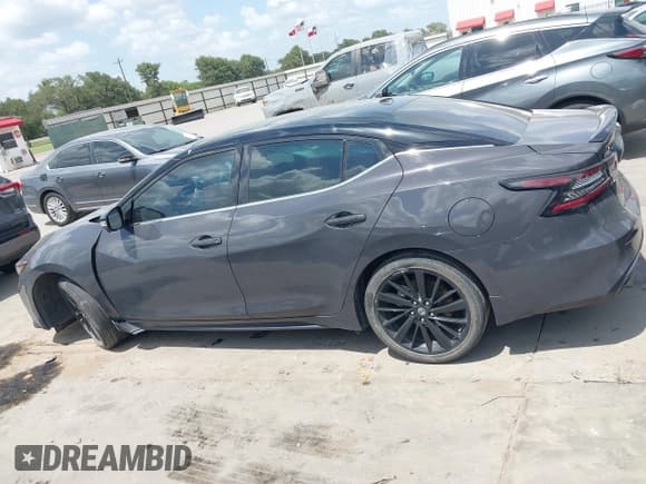 ✅ 2021 Nissan Maxima Platinum • VIN: 1N4AA6FV0MC507840 • Lot: 42557286. Listed on IAAI with 50,856 mi. Free auction sales archive from the USA and detailed vehicle history report at DreamBid. Image 14.