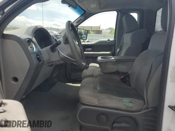 ✅ 2005 Ford F-150 XL • VIN: 1FTVF12585NA40842 • Лот: 61728465. Опубликован ранее на Copart с пробегом 288 002 миль. Бесплатный доступ к архиву аукционных продаж из США и подробный отчёт об истории автомобиля на DreamBid. Изображение 7.