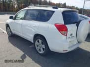 ✅ 2007 Toyota RAV4 Sport • VIN: JTMBK32V676013209 • Lot: 43617615. Wystawiony na IAAI z przebiegiem 190 522 mil. Bezpłatny archiwum sprzedaży aukcyjnych z USA i szczegółowy raport historii pojazdu na DreamBid. Zdjęcie 3.