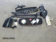 ✅ 2017 Jaguar F-Pace 35t • VIN: SADCS2BV7HA053350 • Lot: 66388915. Wystawiony na Copart z przebiegiem 97 580 mil. Bezpłatny archiwum sprzedaży aukcyjnych z USA i szczegółowy raport historii pojazdu na DreamBid. Zdjęcie 13.