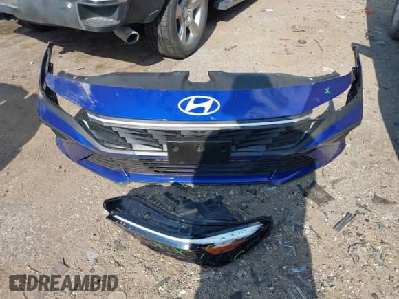 2025 Hyundai Elantra SEL Sport with VIN KMHLM4DG9SU977354, listed as a IAAI auction lot 43119629 with 4,264 mi miles and . Bid and sale history available at DreamBid. Image 12.