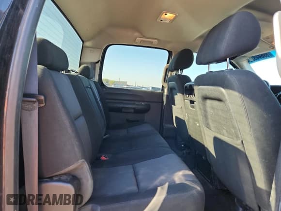 ✅ 2013 Chevrolet Silverado 2500HD LT • VIN: 1GC1KXC83DF173989 • Lot: 69644925. Wystawiony na Copart z przebiegiem 232 761 mil. Bezpłatny archiwum sprzedaży aukcyjnych z USA i szczegółowy raport historii pojazdu na DreamBid. Zdjęcie 10.