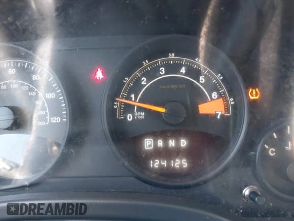 ✅ 2017 Jeep Patriot Sport • VIN: 1C4NJPBA1HD149040 • Lot: 41875505. Listed on IAAI with 124,125 mi. Free auction sales archive from the USA and detailed vehicle history report at DreamBid. Image 15.