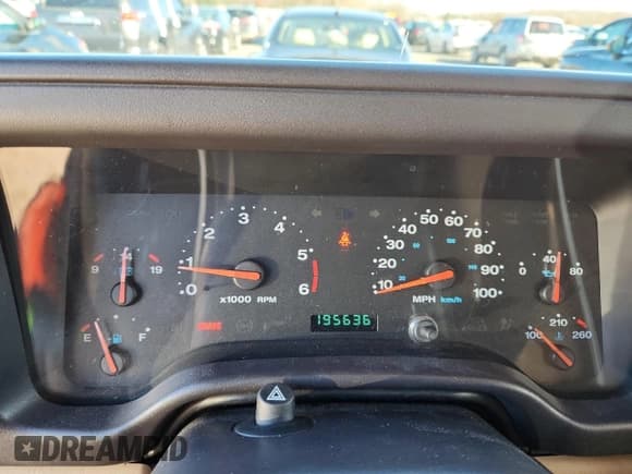 ✅ 2001 Jeep Wrangler Sport • VIN: 1J4FA49S61P325399 • Лот: 92879195. Опубликован ранее на Copart с пробегом 195 636 миль. Бесплатный доступ к архиву аукционных продаж из США и подробный отчёт об истории автомобиля на DreamBid. Изображение 9.