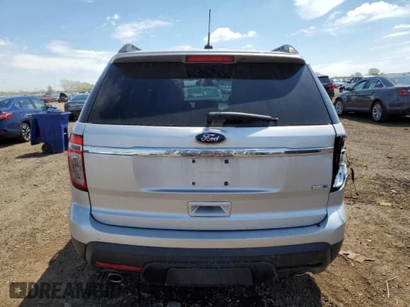 ✅ 2015 Ford Explorer • VIN: 1FM5K8B8XFGA68951 • Lot: 55873585. Wystawiony na Copart z przebiegiem 117 892 mil. Bezpłatny archiwum sprzedaży aukcyjnych z USA i szczegółowy raport historii pojazdu na DreamBid. Zdjęcie 6.