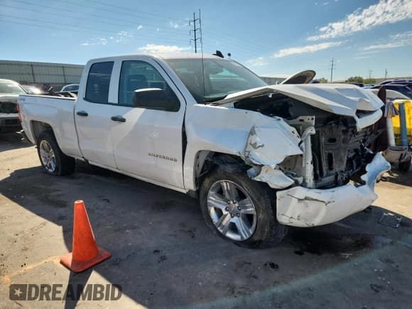 ✅ 2019 Chevrolet Silverado 1500 Custom • VIN: 2GCVKMEC9K1207228 • Лот: 84832215. Опубликован ранее на Copart с пробегом 125 874 миль. Бесплатный доступ к архиву аукционных продаж из США и подробный отчёт об истории автомобиля на DreamBid. Изображение 4.
