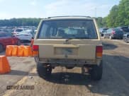 ✅ 1995 Jeep Cherokee Sport • VIN: 1J4FJ68S3SL555908 • Lot: 42222016. Listed on IAAI with 283,444 mi. Free auction sales archive from the USA and detailed vehicle history report at DreamBid. Image 16.